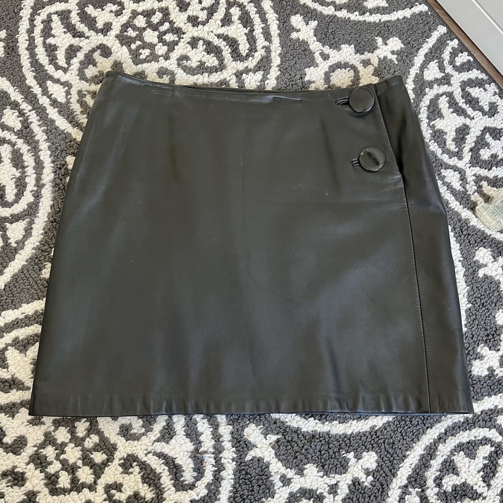 Womens INC size 8 black leather skirt